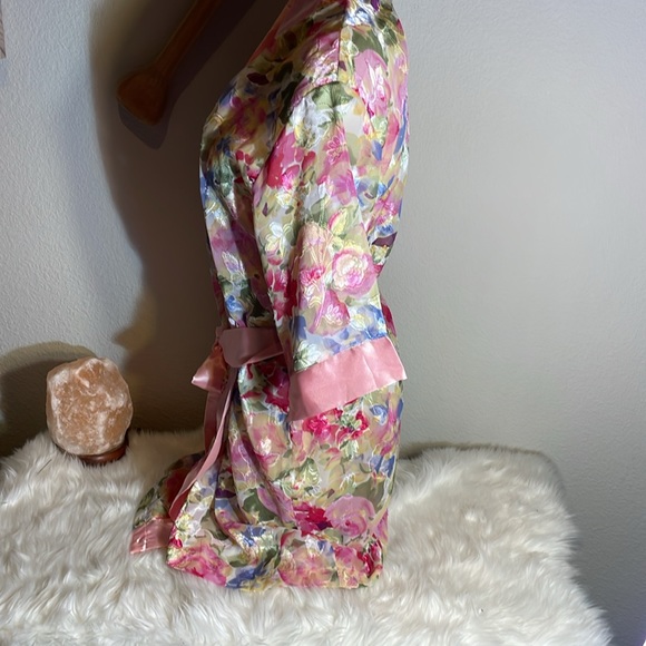 Robe - Picture 4 of 9